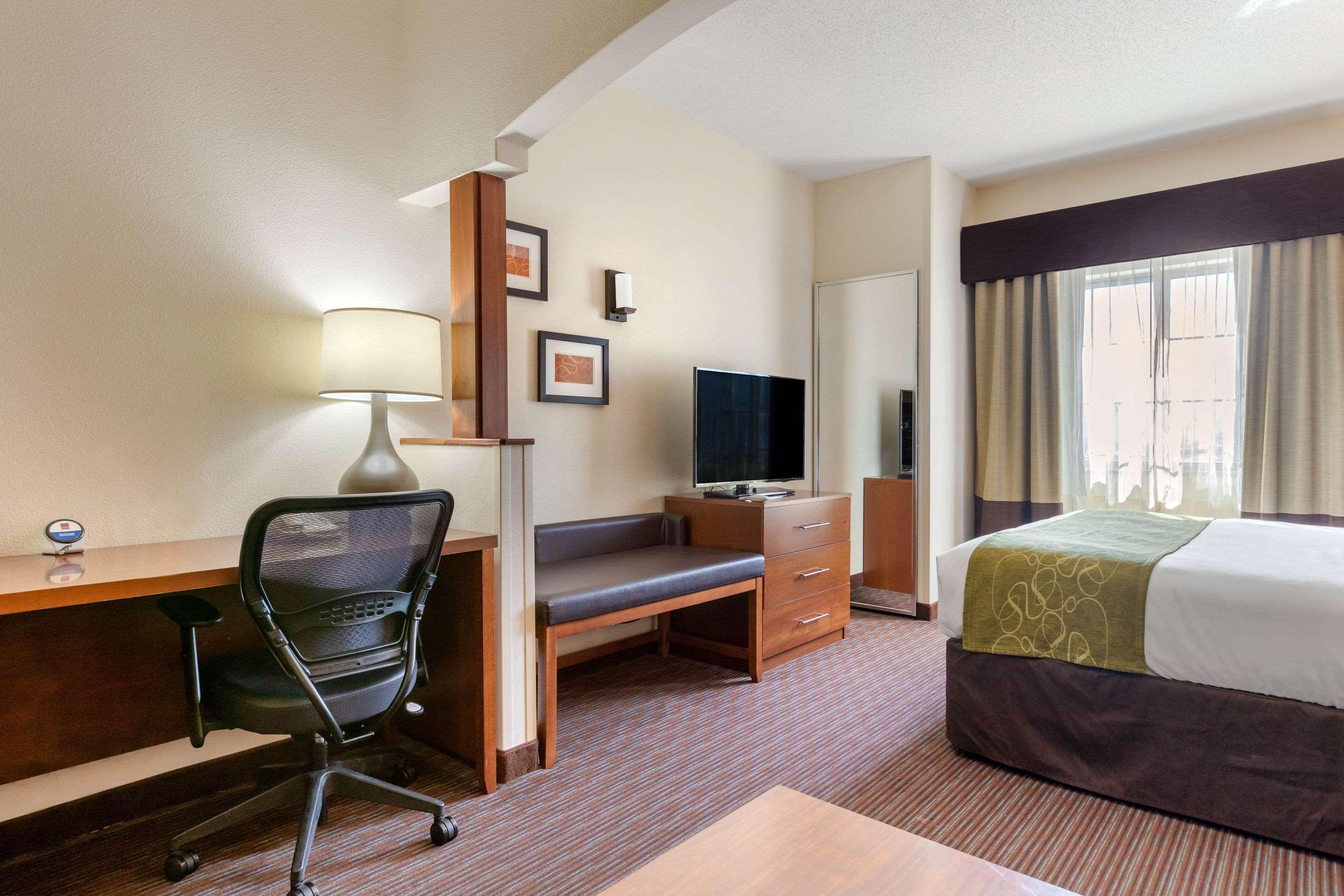 Comfort Suites Stevensville - St Joseph Exterior foto